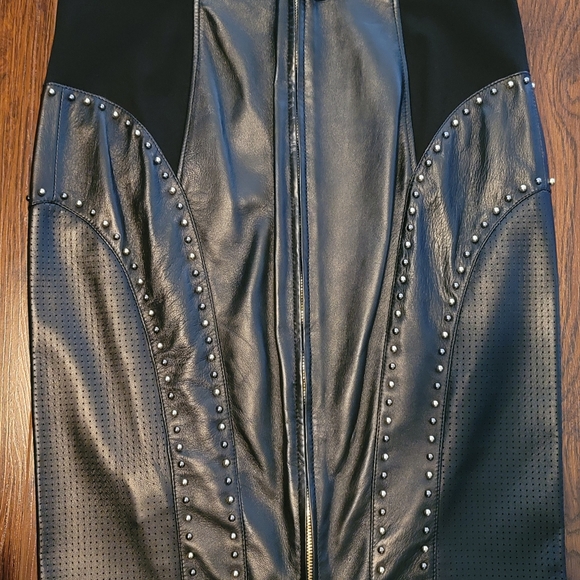 Flash sale⚡️Versace Leather Skirt size 44 - Picture 7 of 13